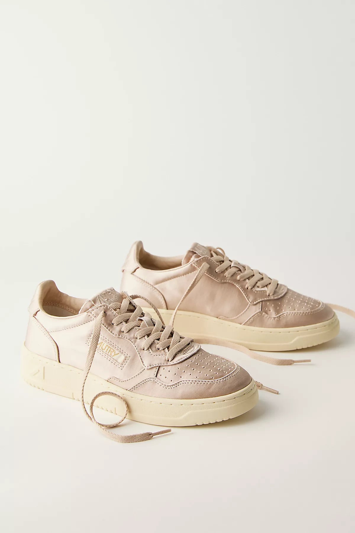 Autry Medalist Satin Low-Top Sneakers