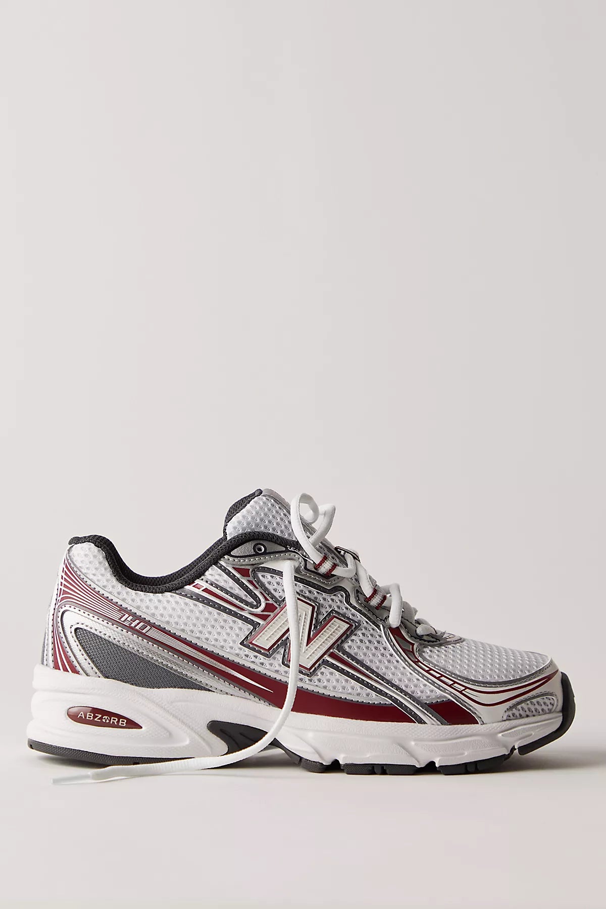 New Balance 740 Sneakers