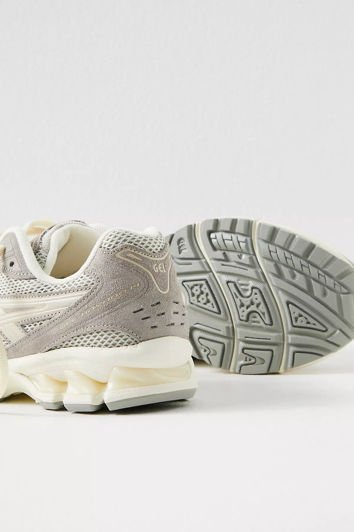 ASICS GEL-KAYANO 14 Sneakers