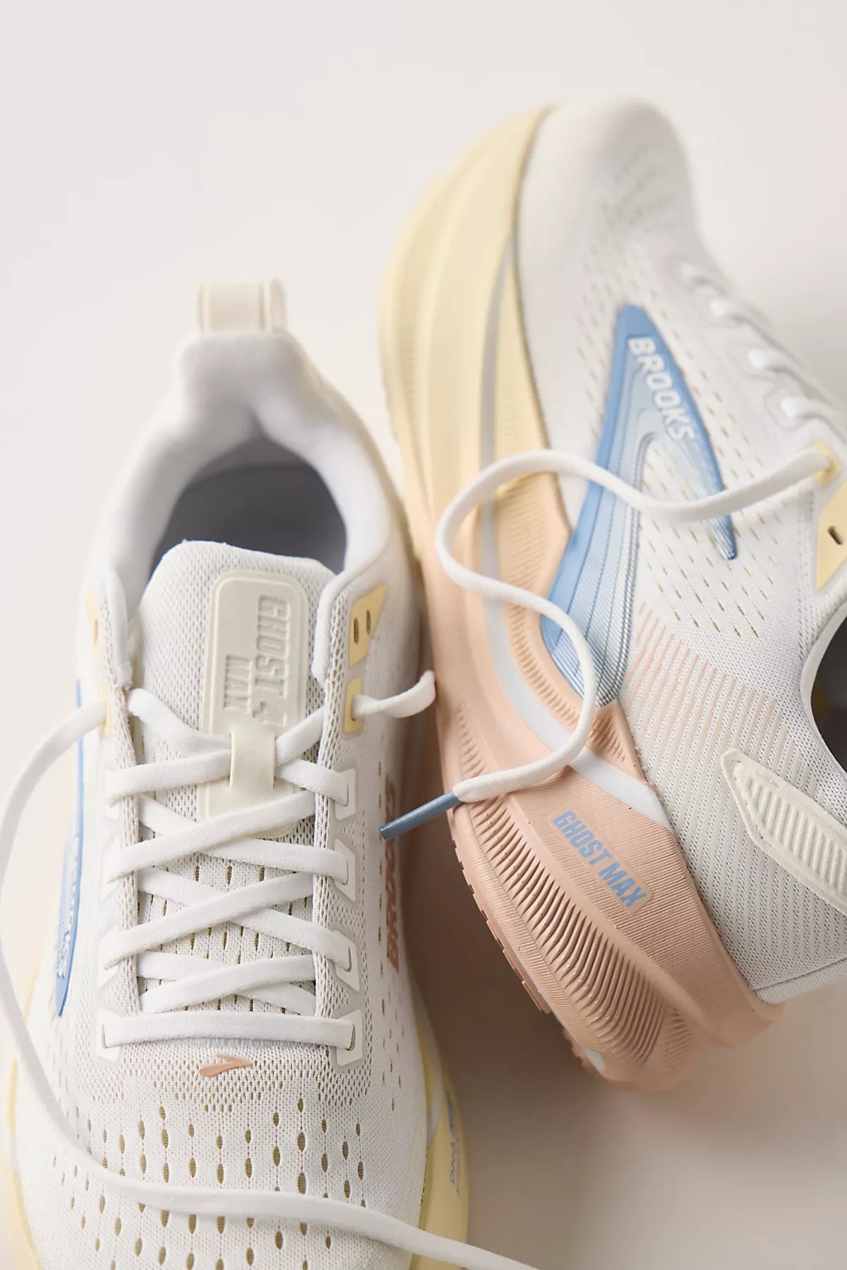 Brooks Ghost Max 4 Sneakers