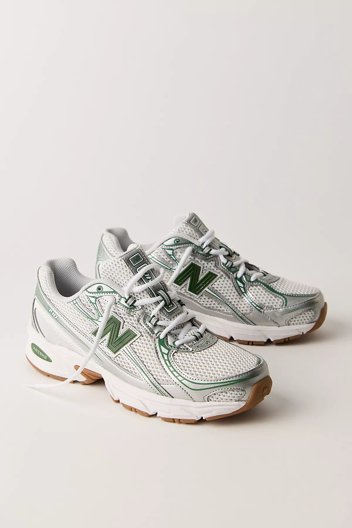 New Balance 740 Sneakers