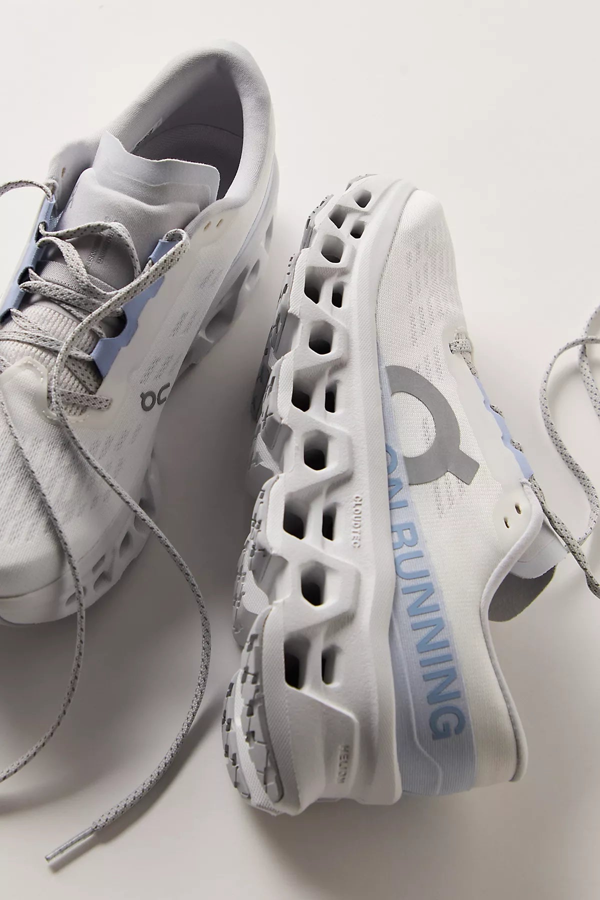 On Cloudmonster 3 Sneakers