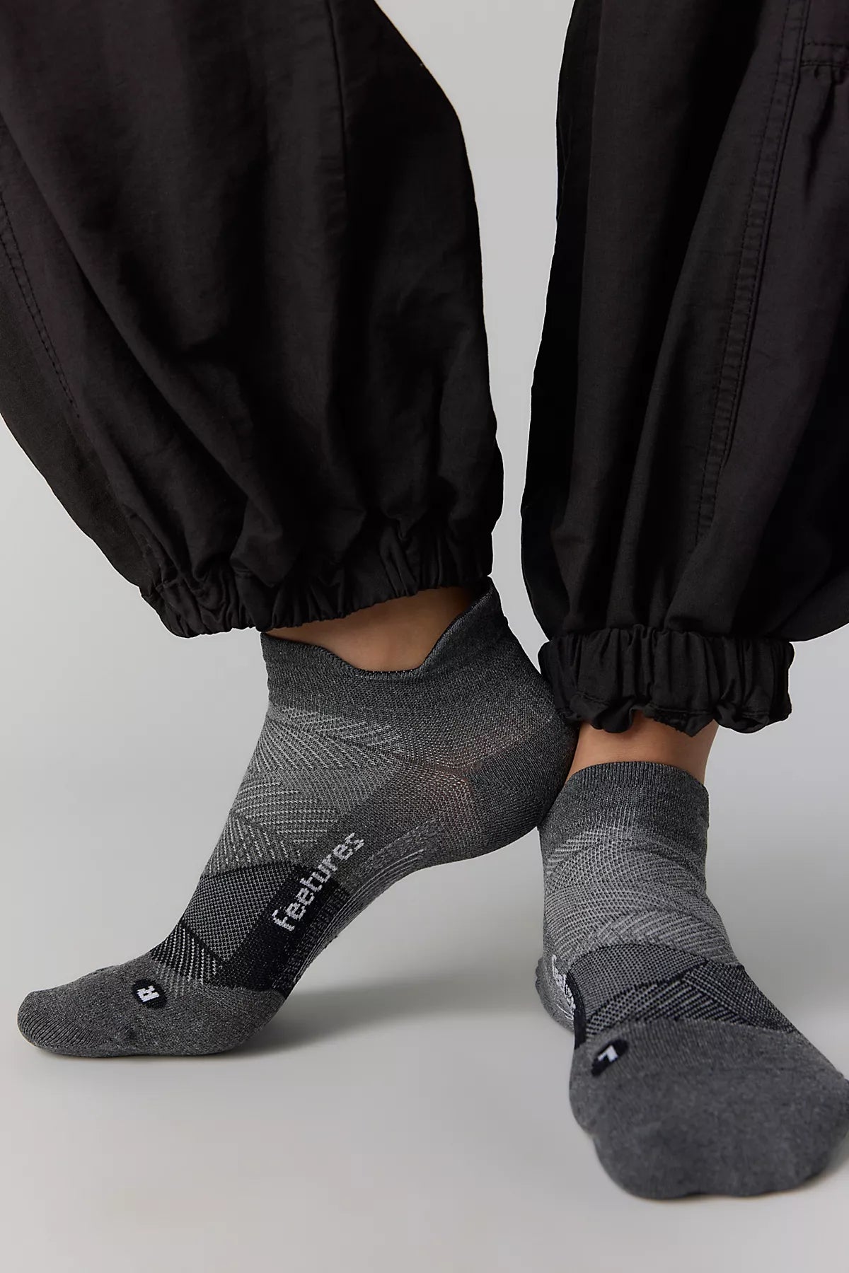 Feetures Elite Ultra-Light Tab Socks