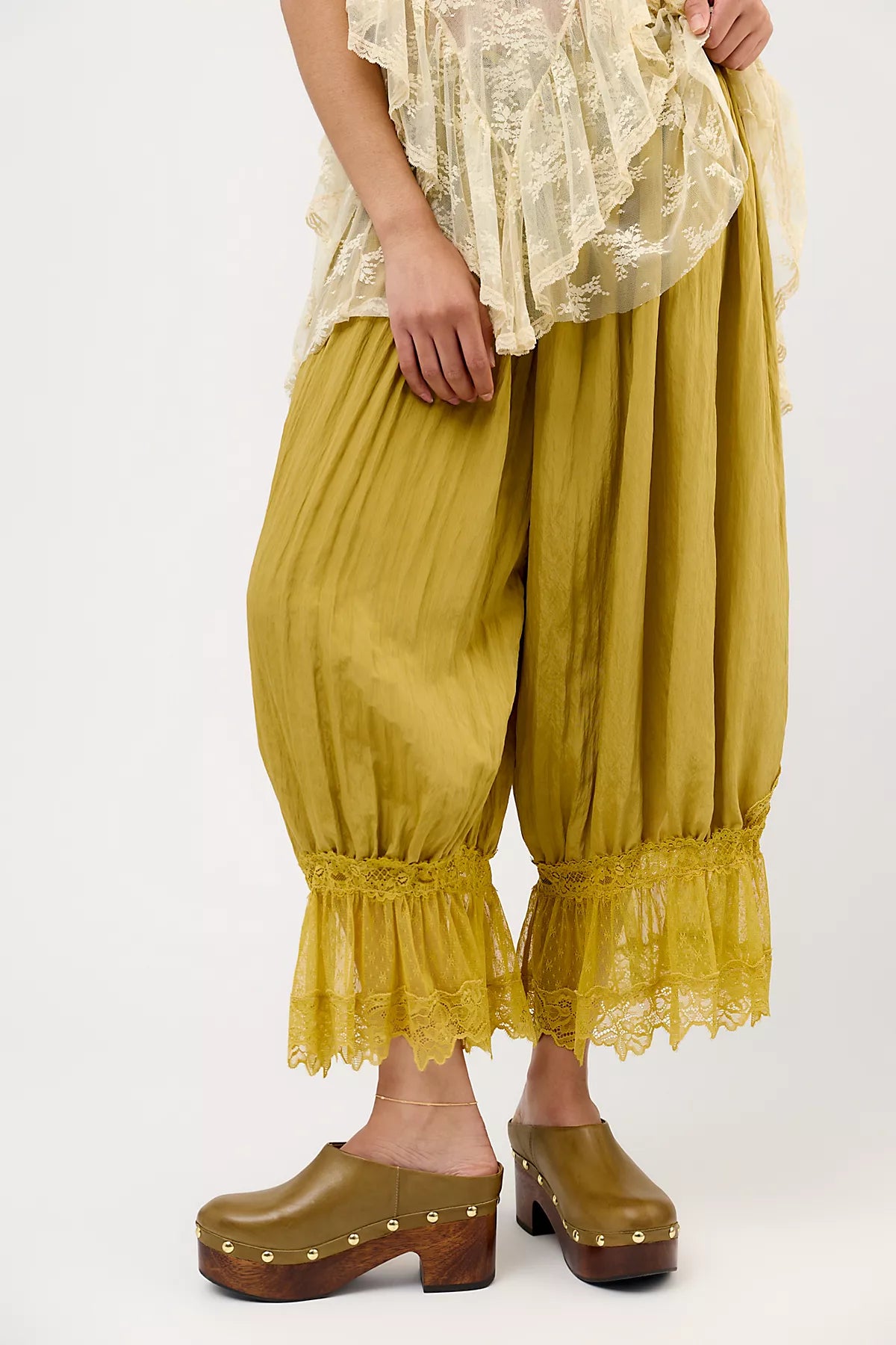 Calli Clogs