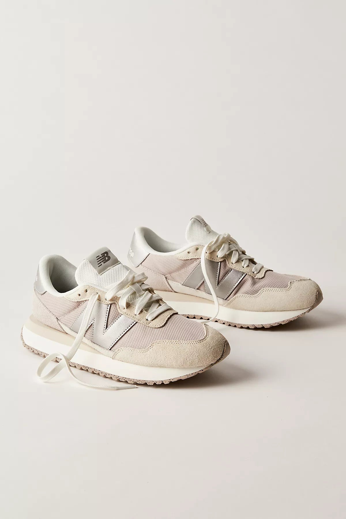 New Balance 237 Sneakers