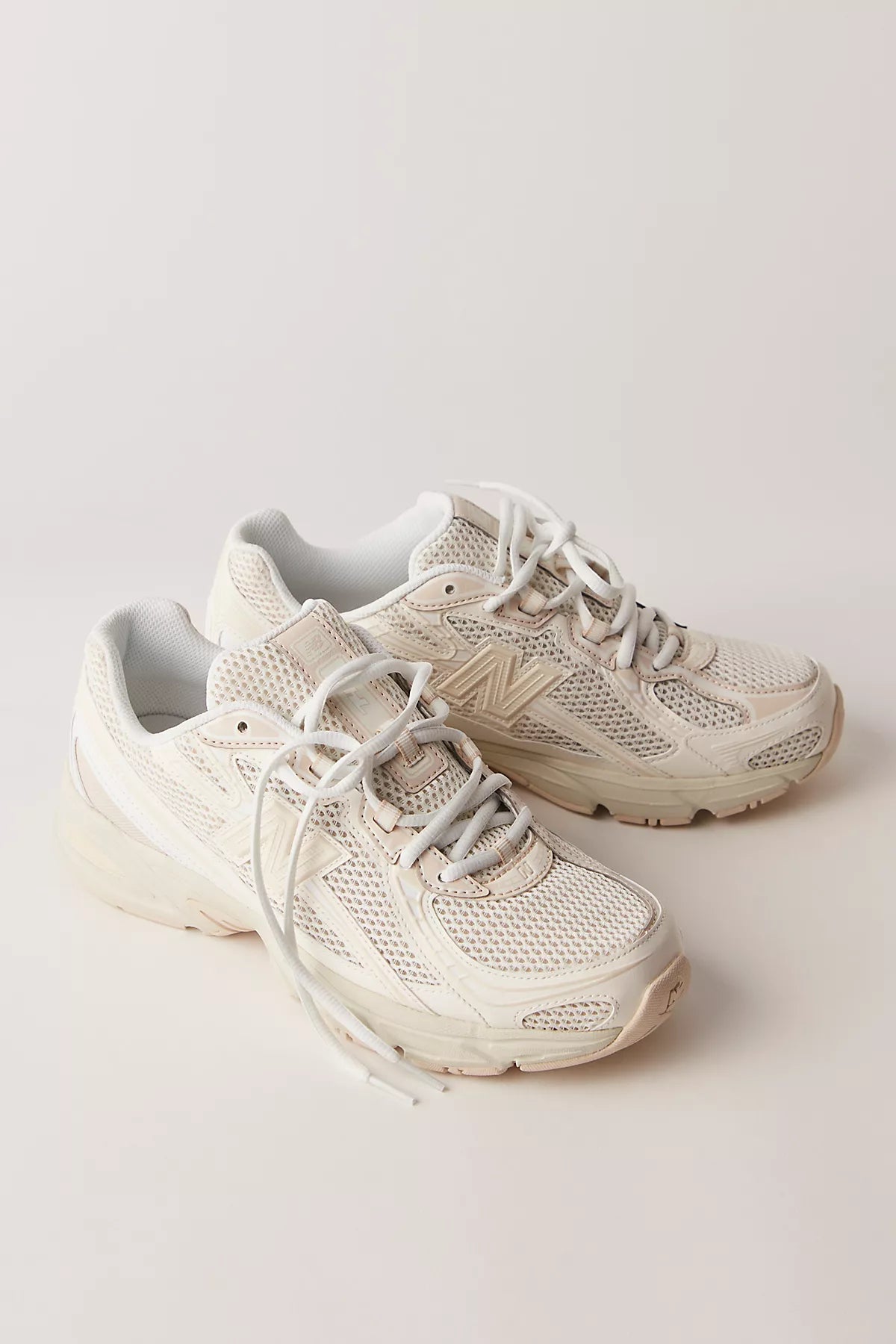 New Balance 740 Sneakers
