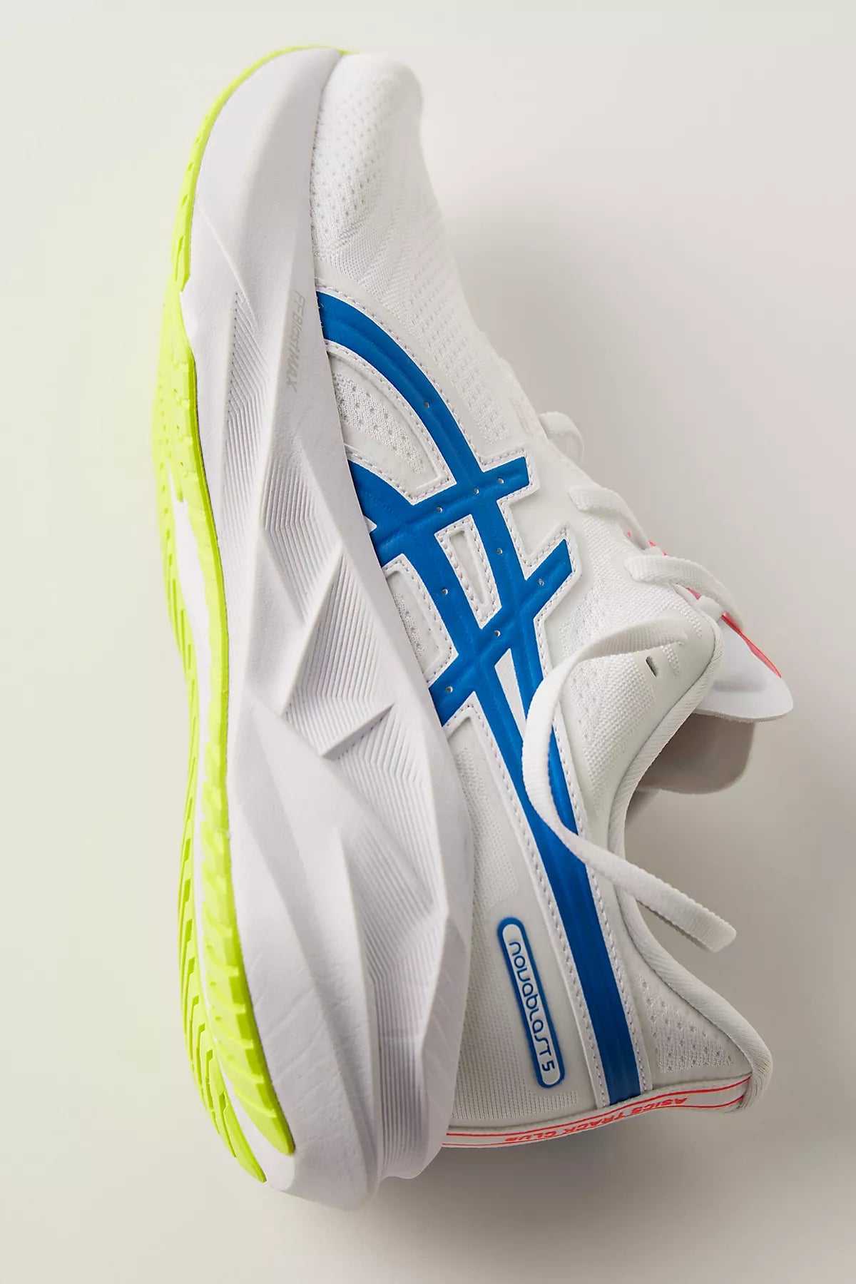 ASICS Novablast 5 Sneakers