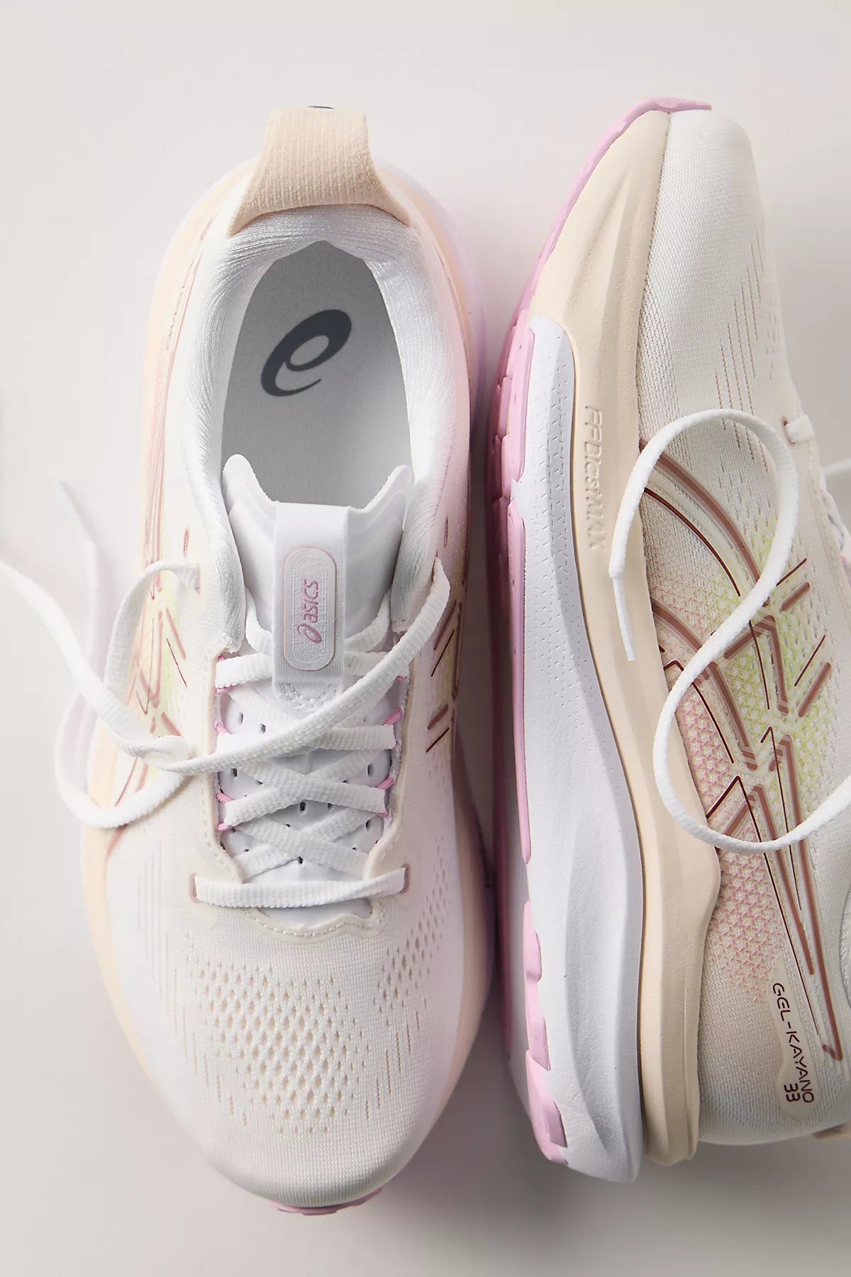ASICS GEL-Kayano 33 Sneakers