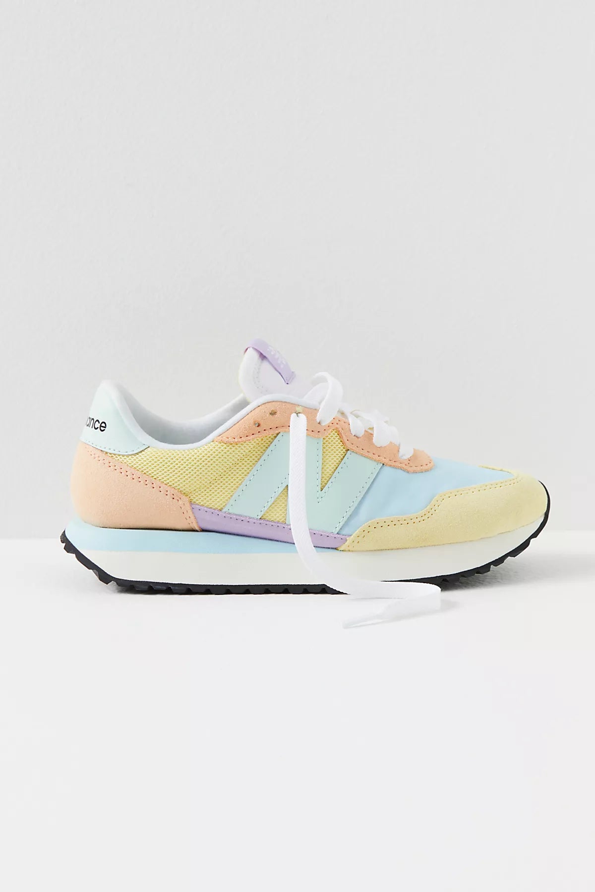 New Balance 237 Sneakers