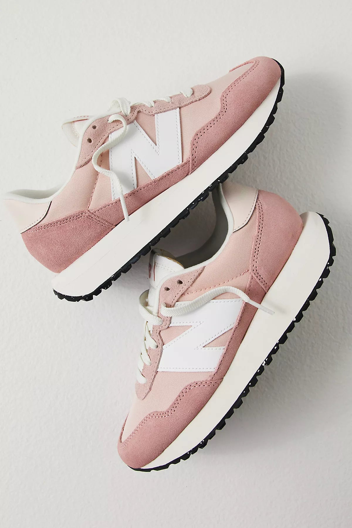 New Balance 237 Sneakers