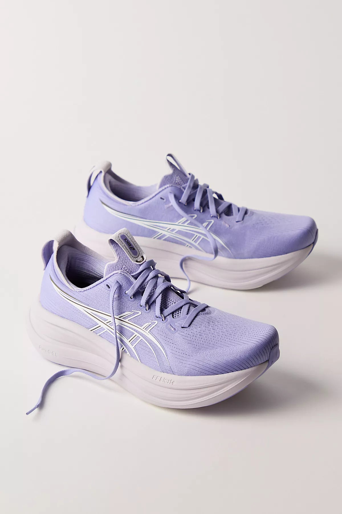 ASICS GEL-NIMBUS 28 Sneakers