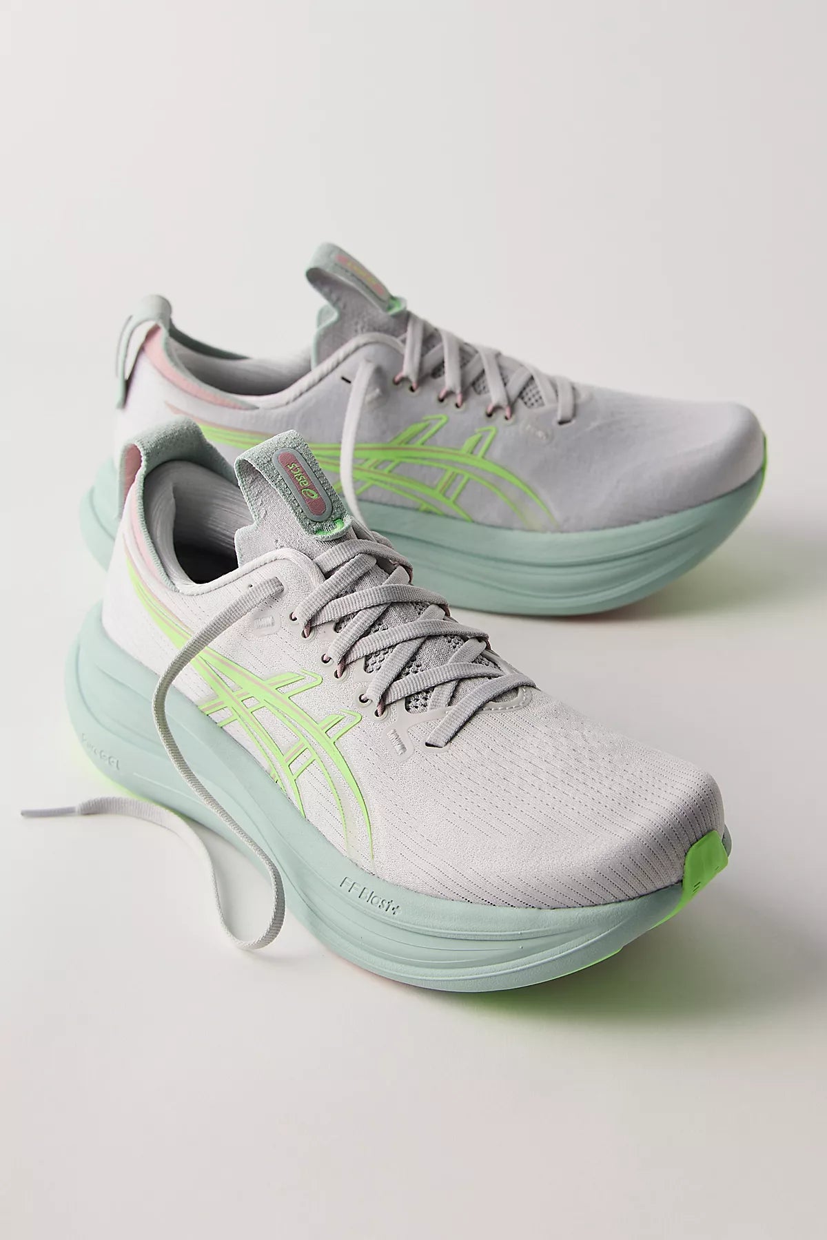 ASICS GEL-NIMBUS 28 Sneakers