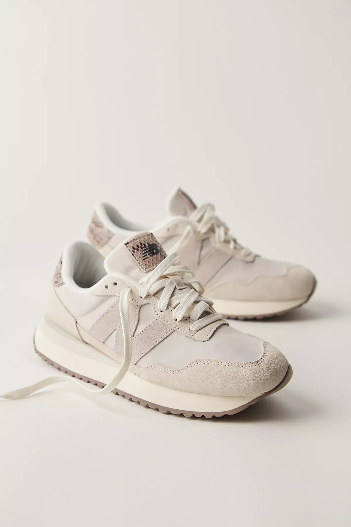 New Balance 237 Sneakers