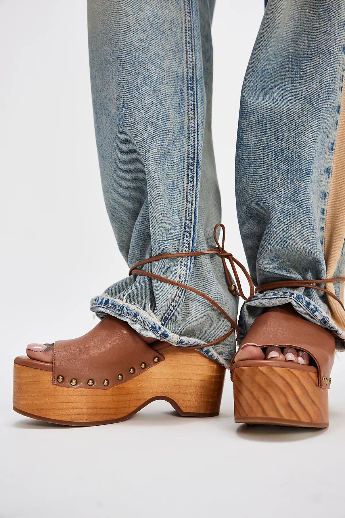 Front Row Wrap Clogs