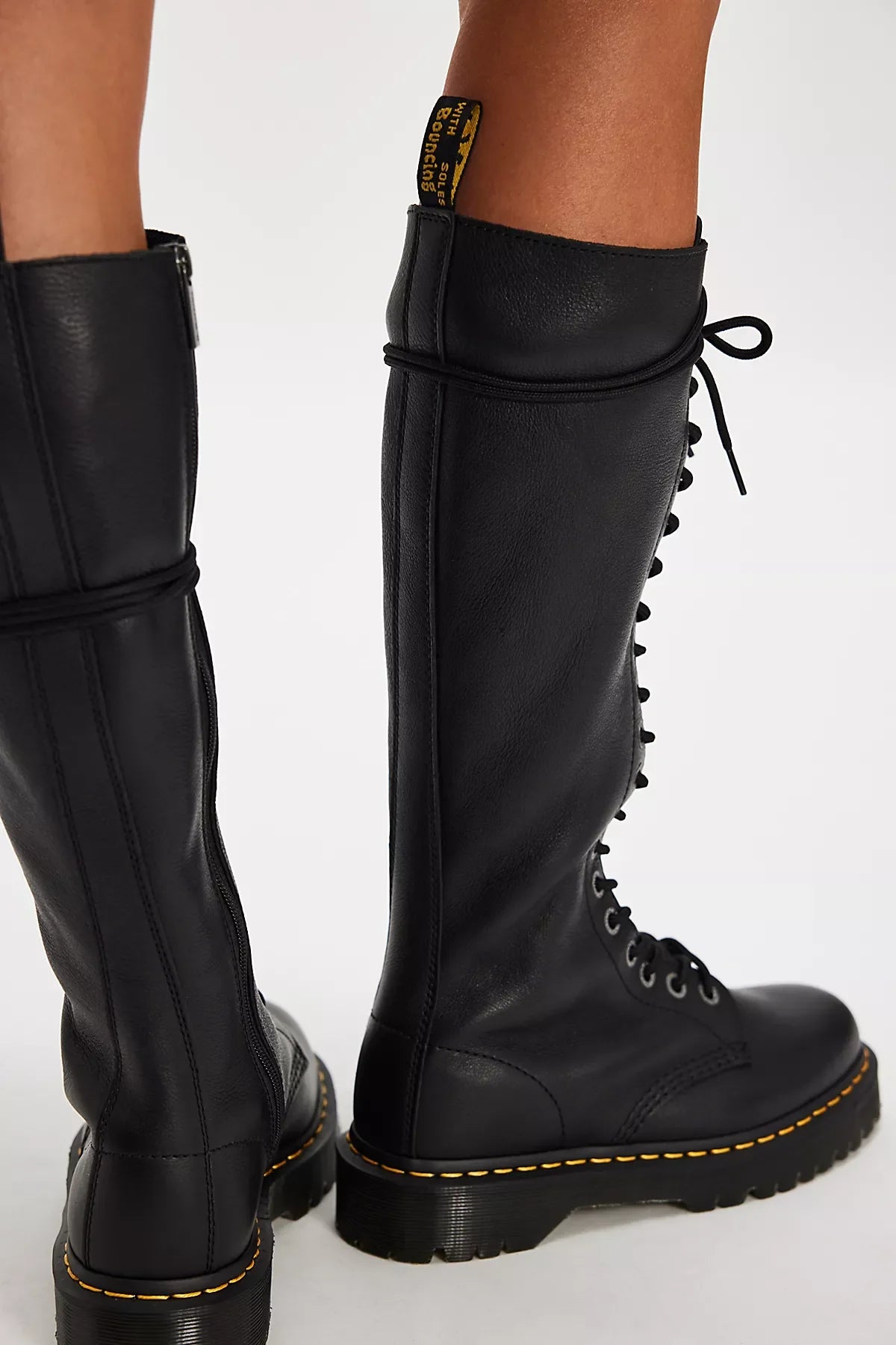 Dr. Martens 1B60 Bex Boots