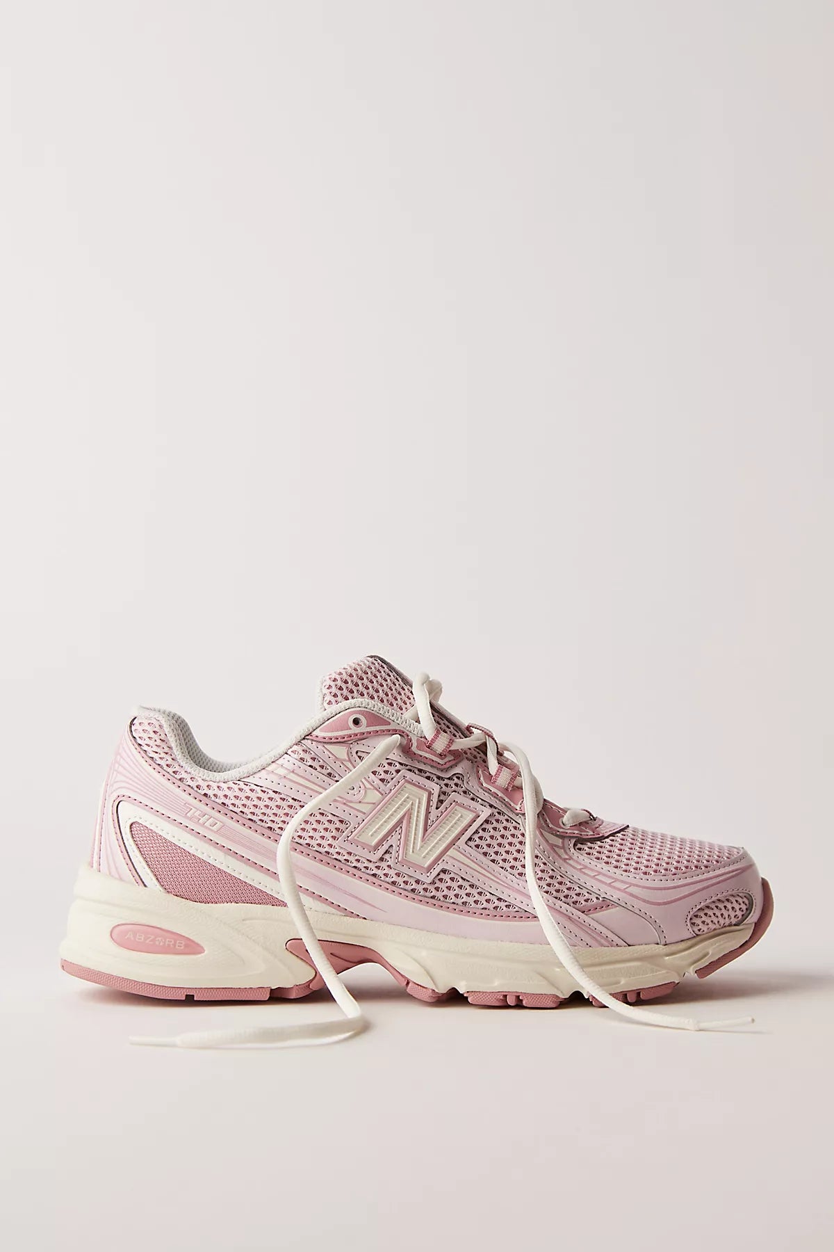 New Balance 740 Sneakers