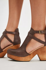 Cedar Leather Clogs
