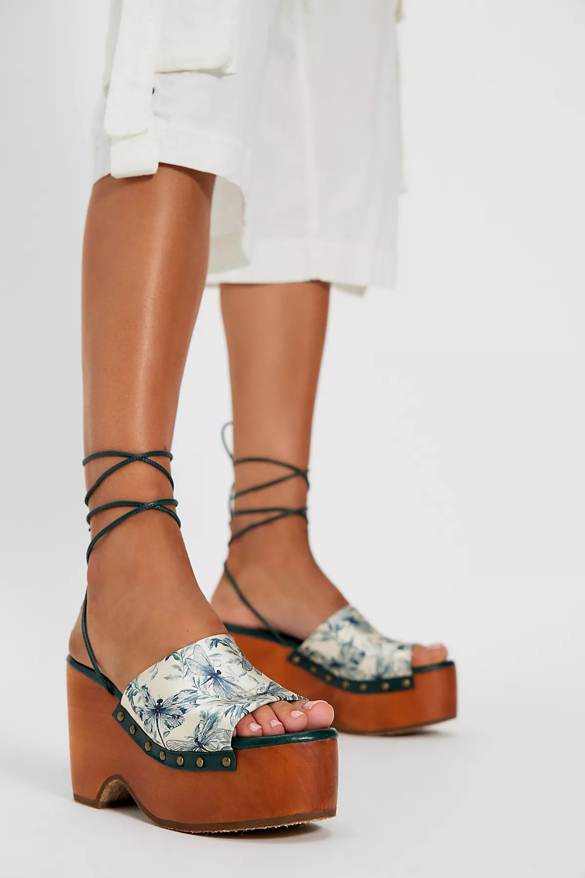 Front Row Printed Wrap Clogs