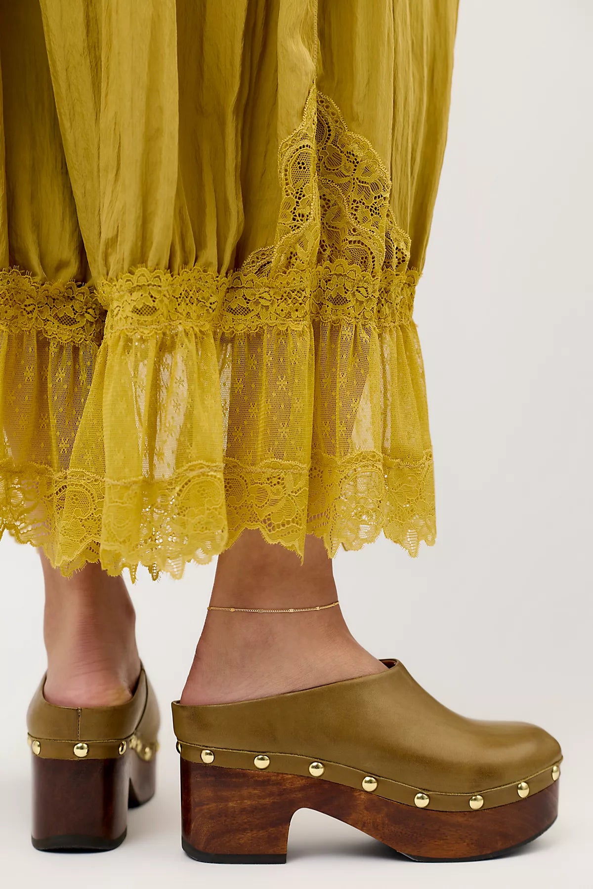 Calli Clogs