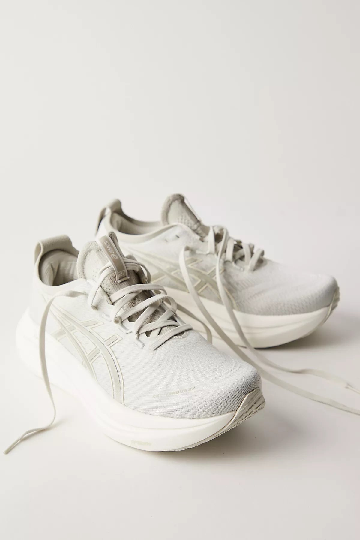 ASICS GEL-NIMBUS 27 Sneakers