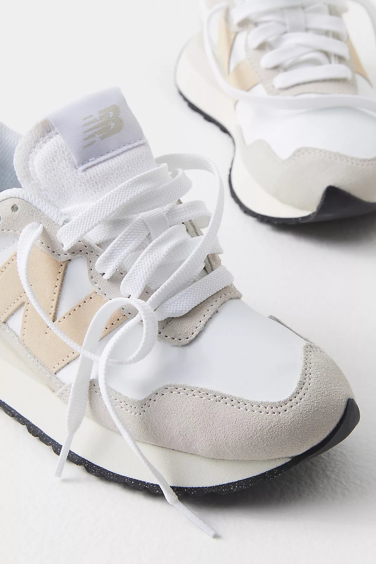 New Balance 237 Sneakers