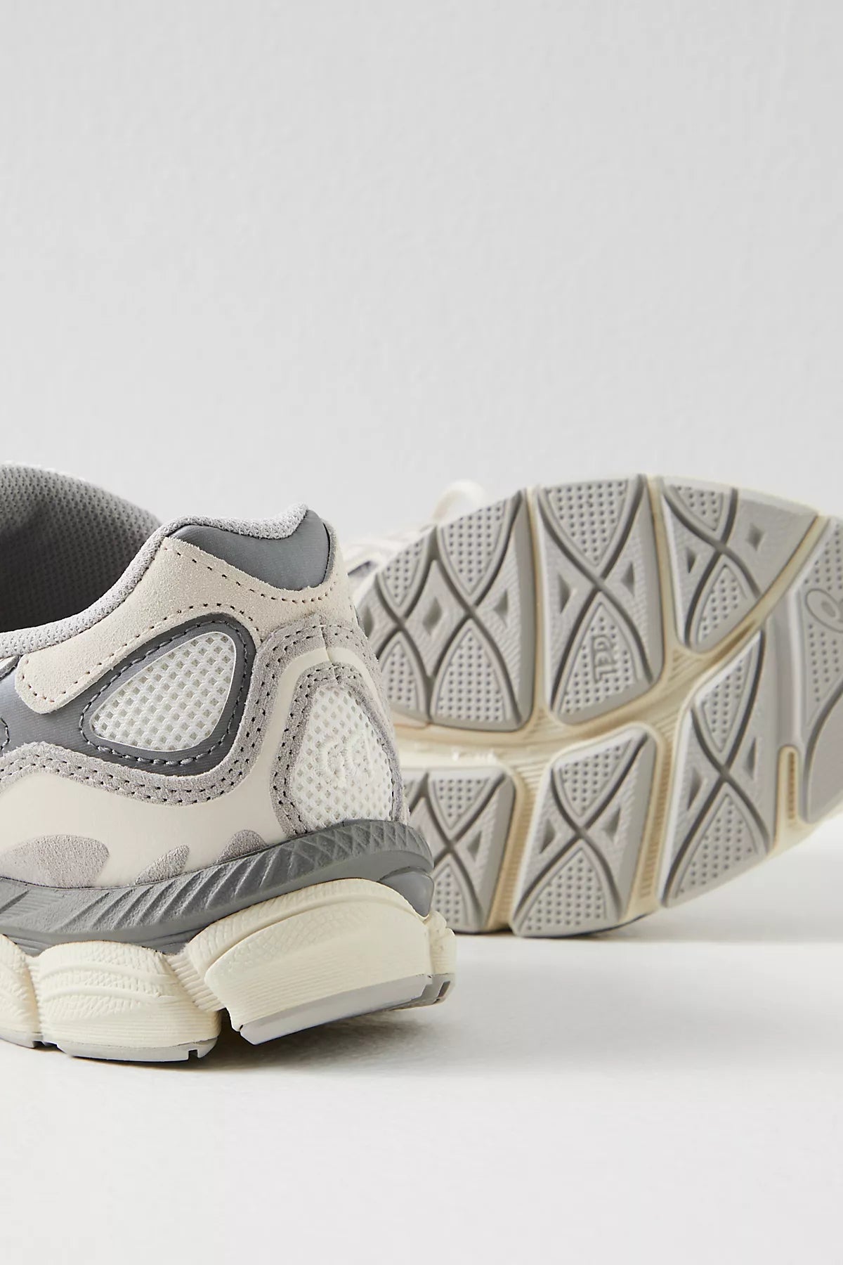 ASICS GEL-NYC Sneakers