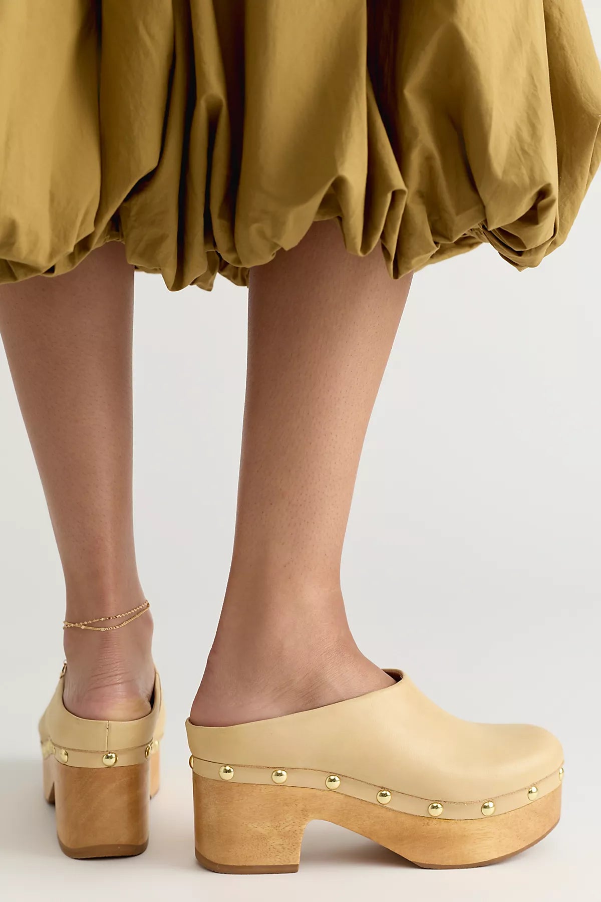 Calli Clogs