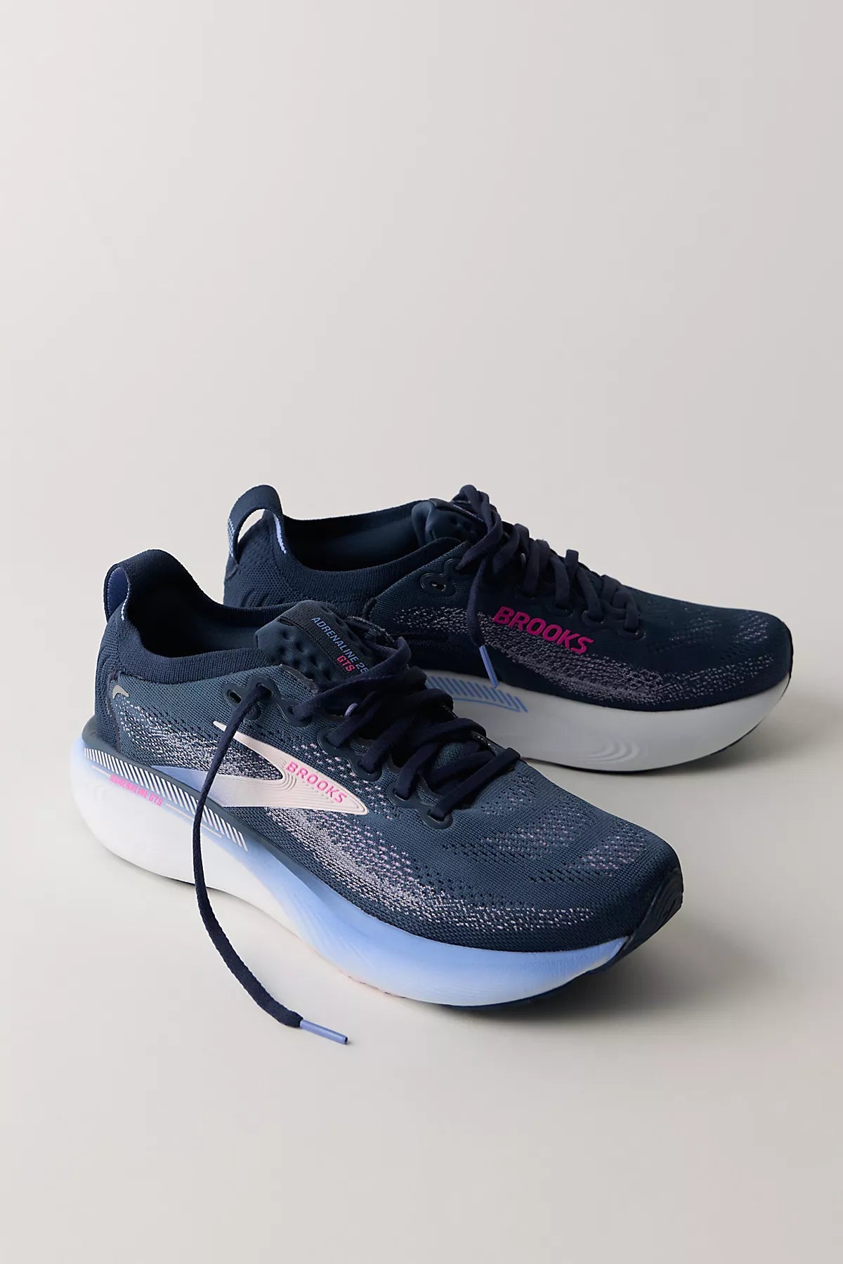 Brooks Adrenaline GTS 25 Sneakers
