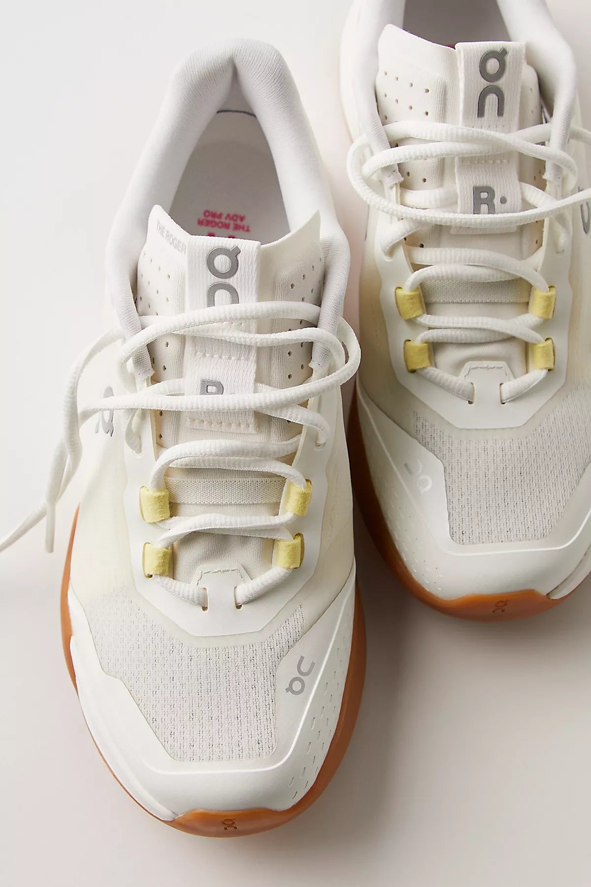 On Roger Advantage Pro Sneakers