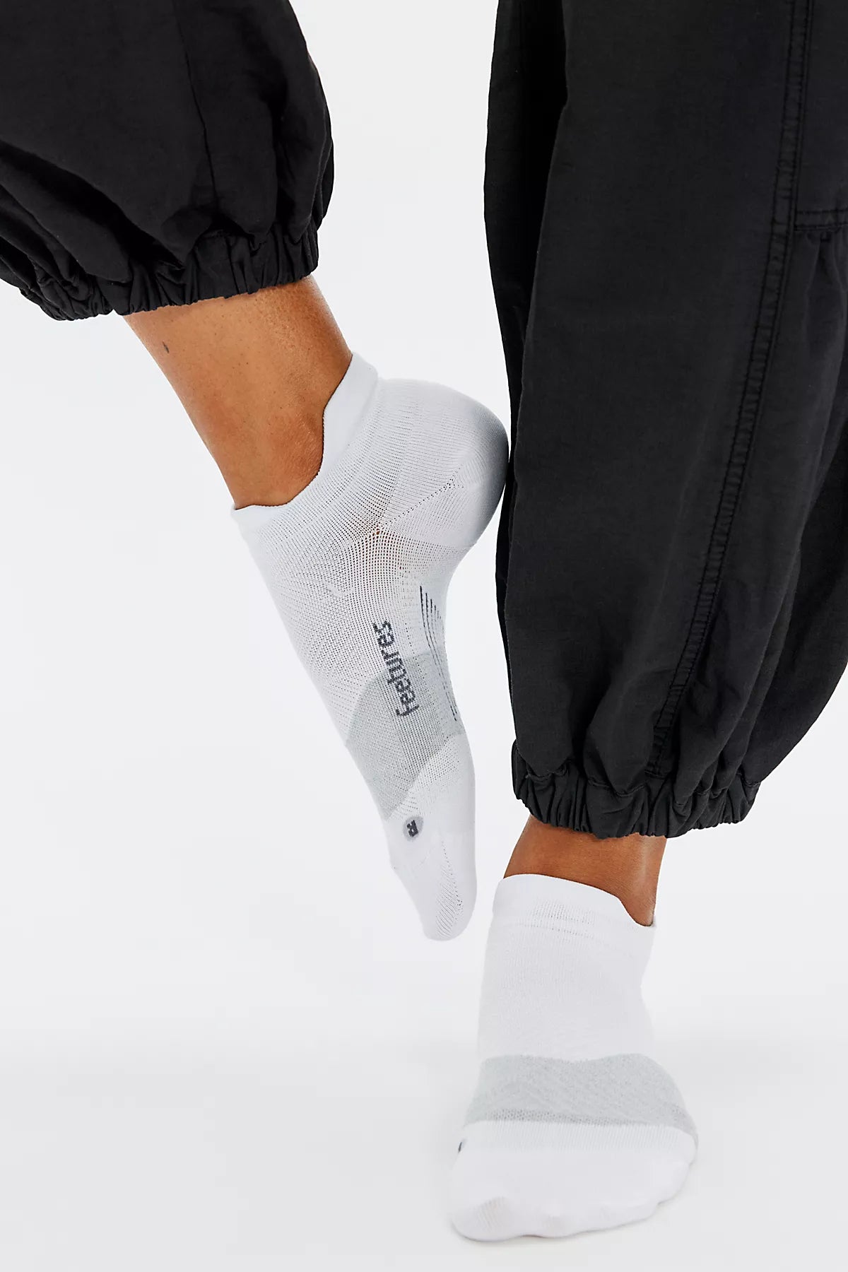 Feetures Elite Ultra-Light Tab Socks