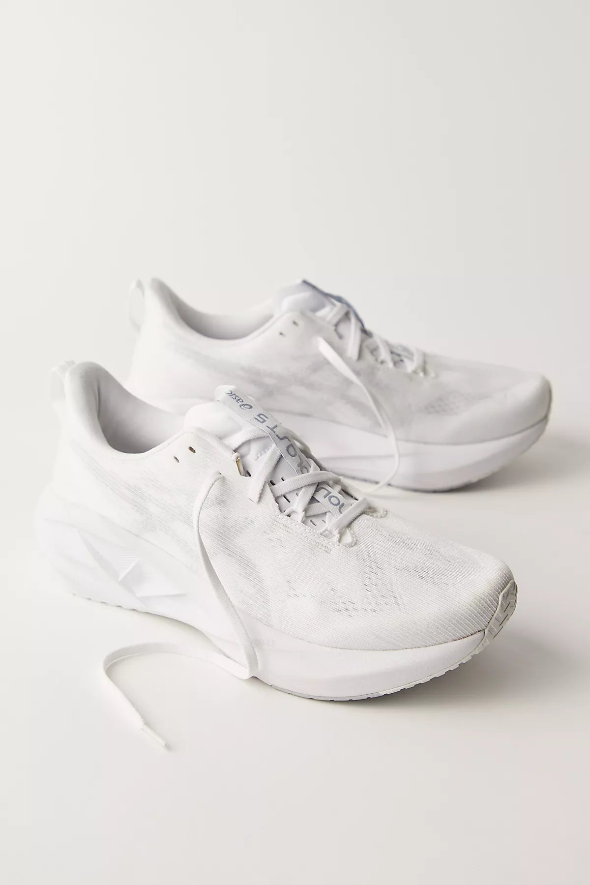 ASICS Novablast 5 Sneakers