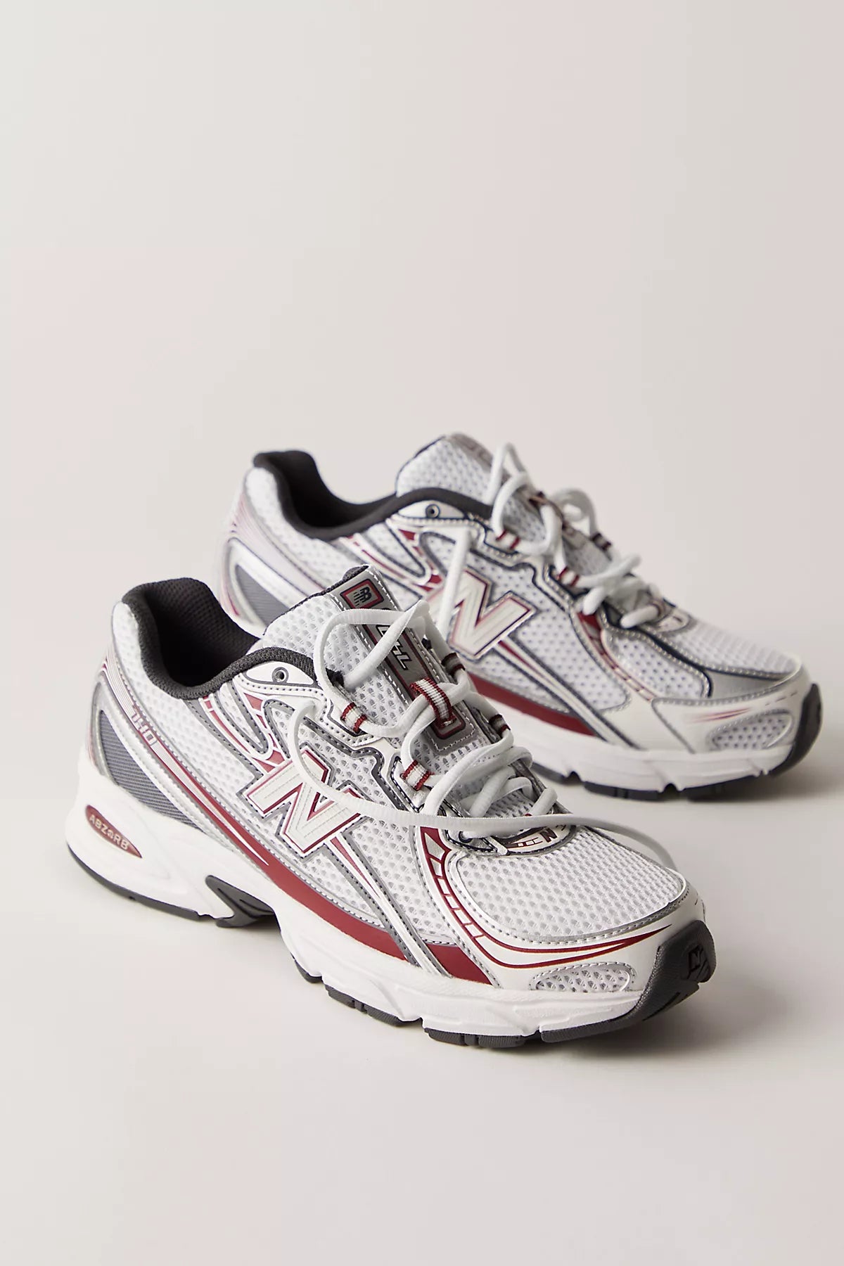 New Balance 740 Sneakers