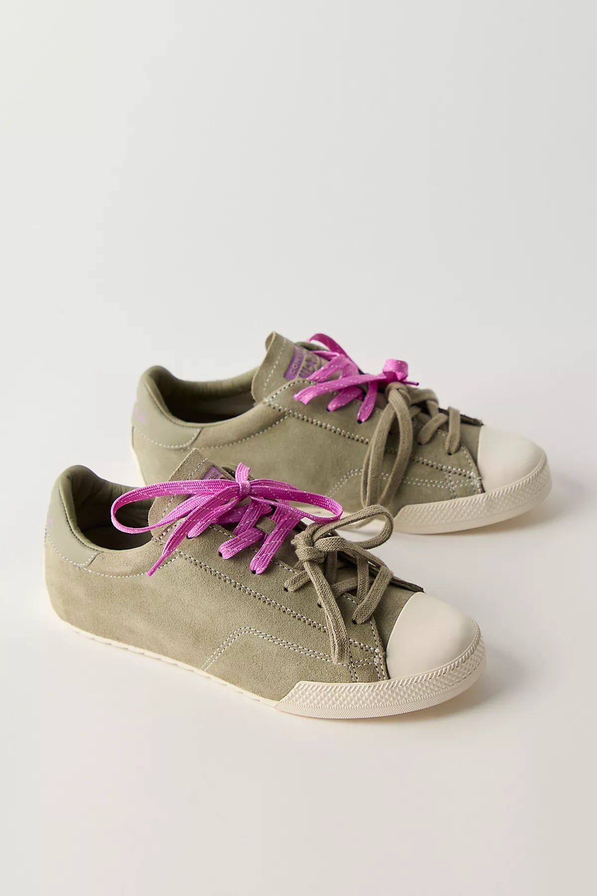 Chuck Taylor Lo Pro Sneakers