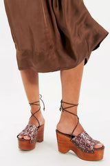 Front Row Printed Wrap Clogs