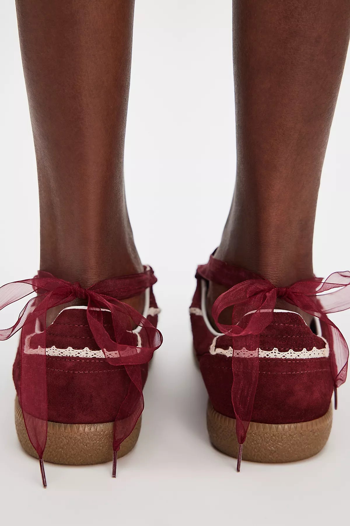 ALOHAS Tb.490 Crochet Sneakers