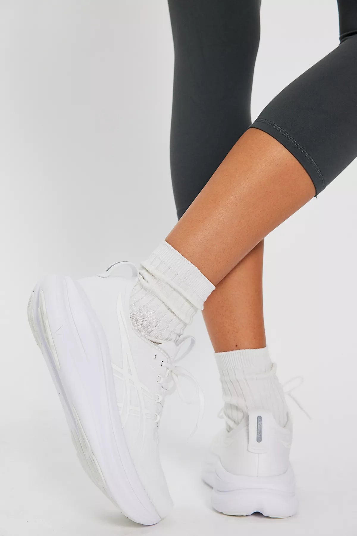 ASICS GEL-NIMBUS 28 Sneakers