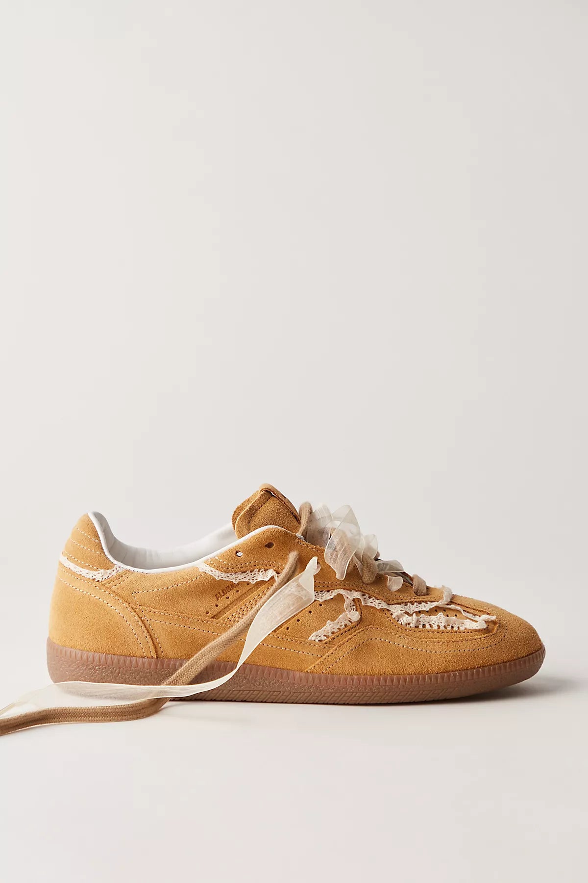 ALOHAS Tb.490 Crochet Sneakers