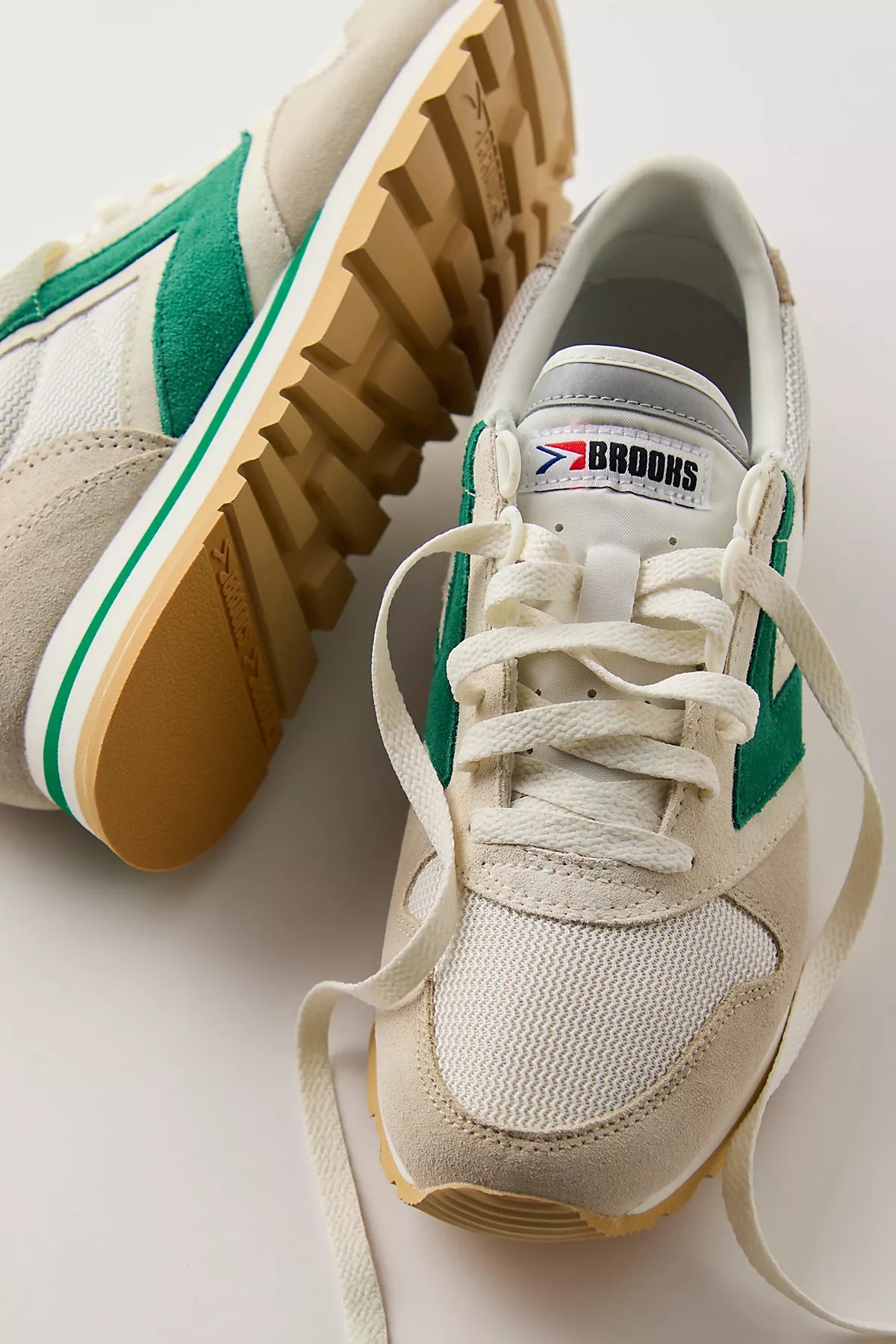 Brooks Chariot Sneakers