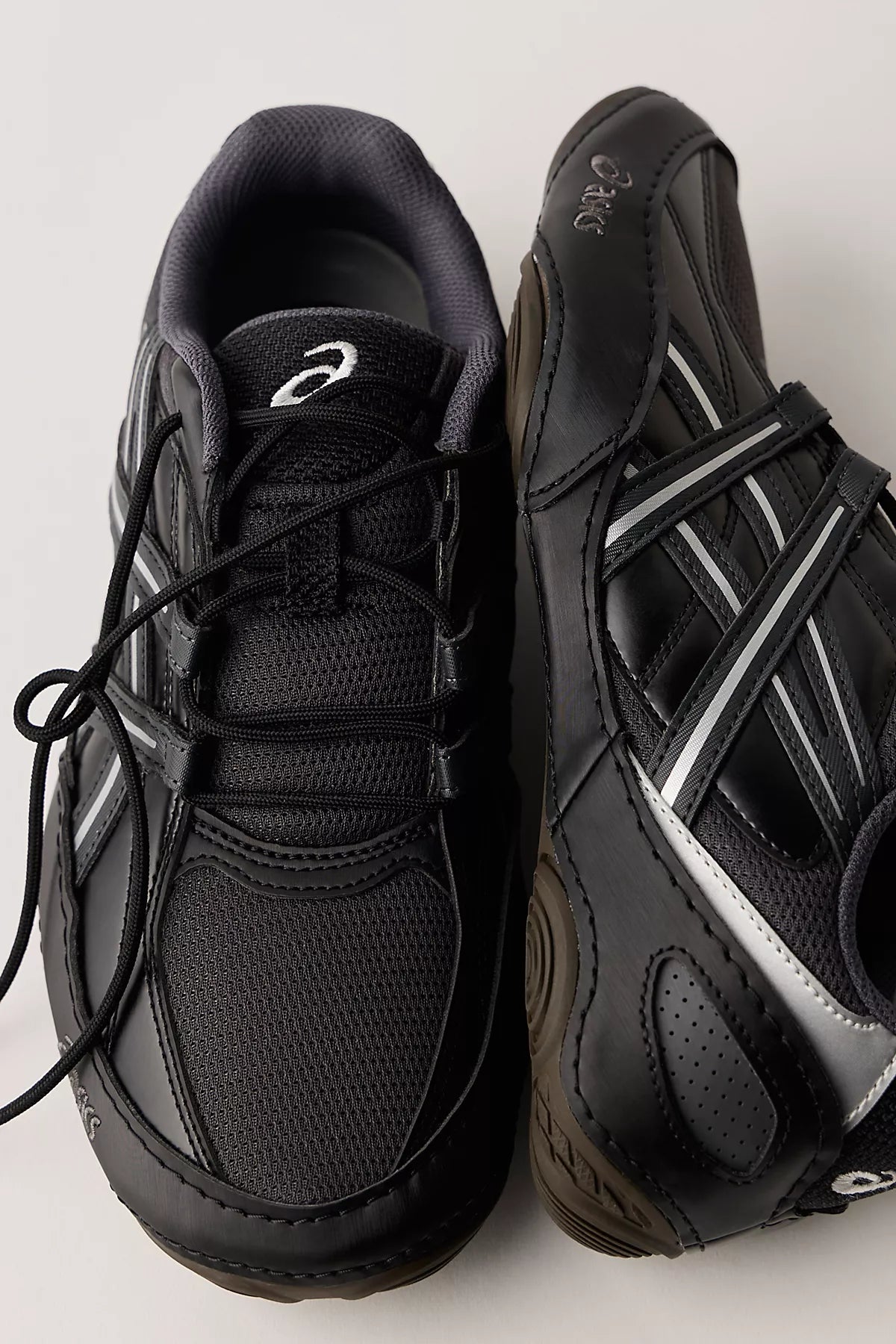 ASICS HYPERSYNC Sneakers
