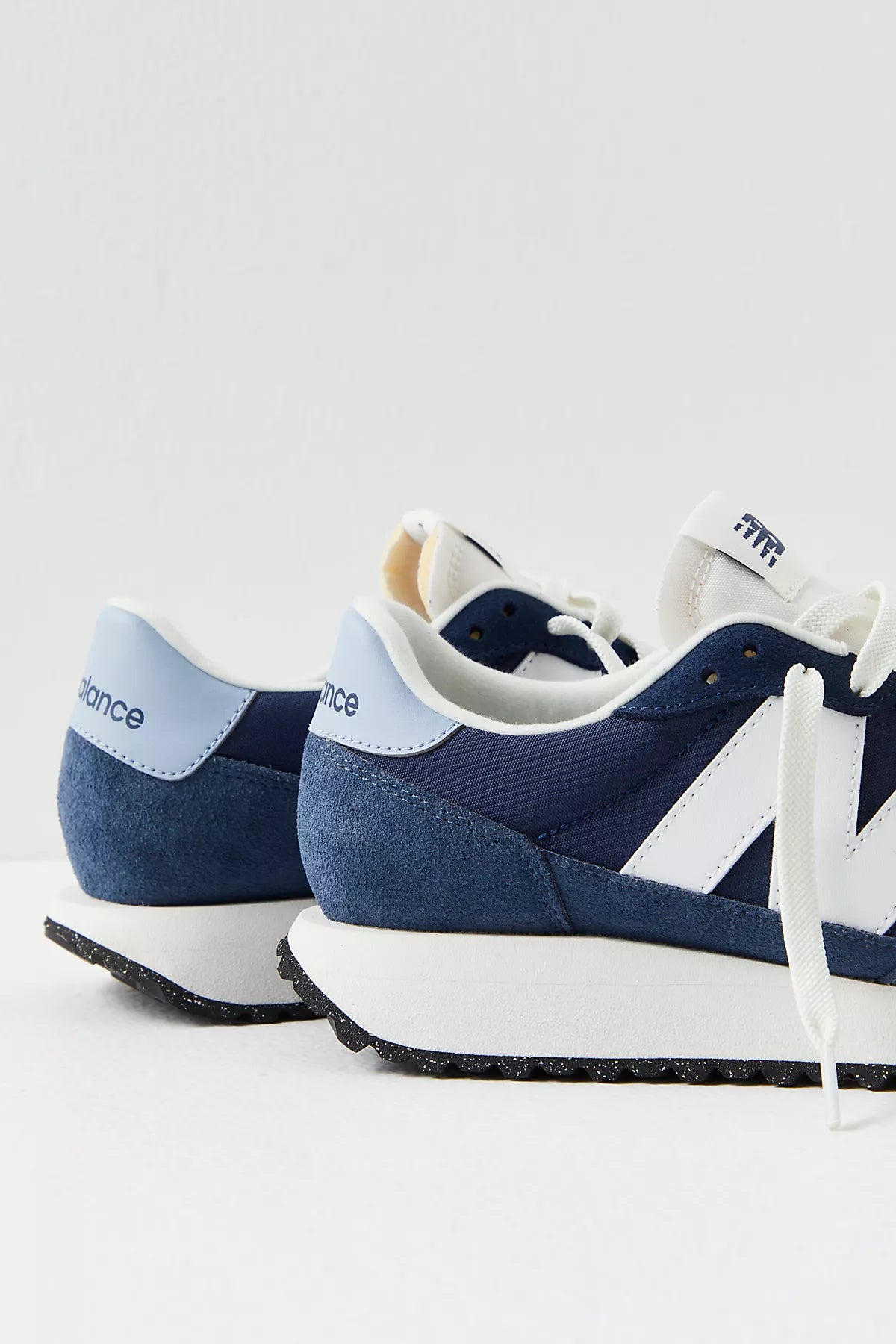 New Balance 237 Sneakers
