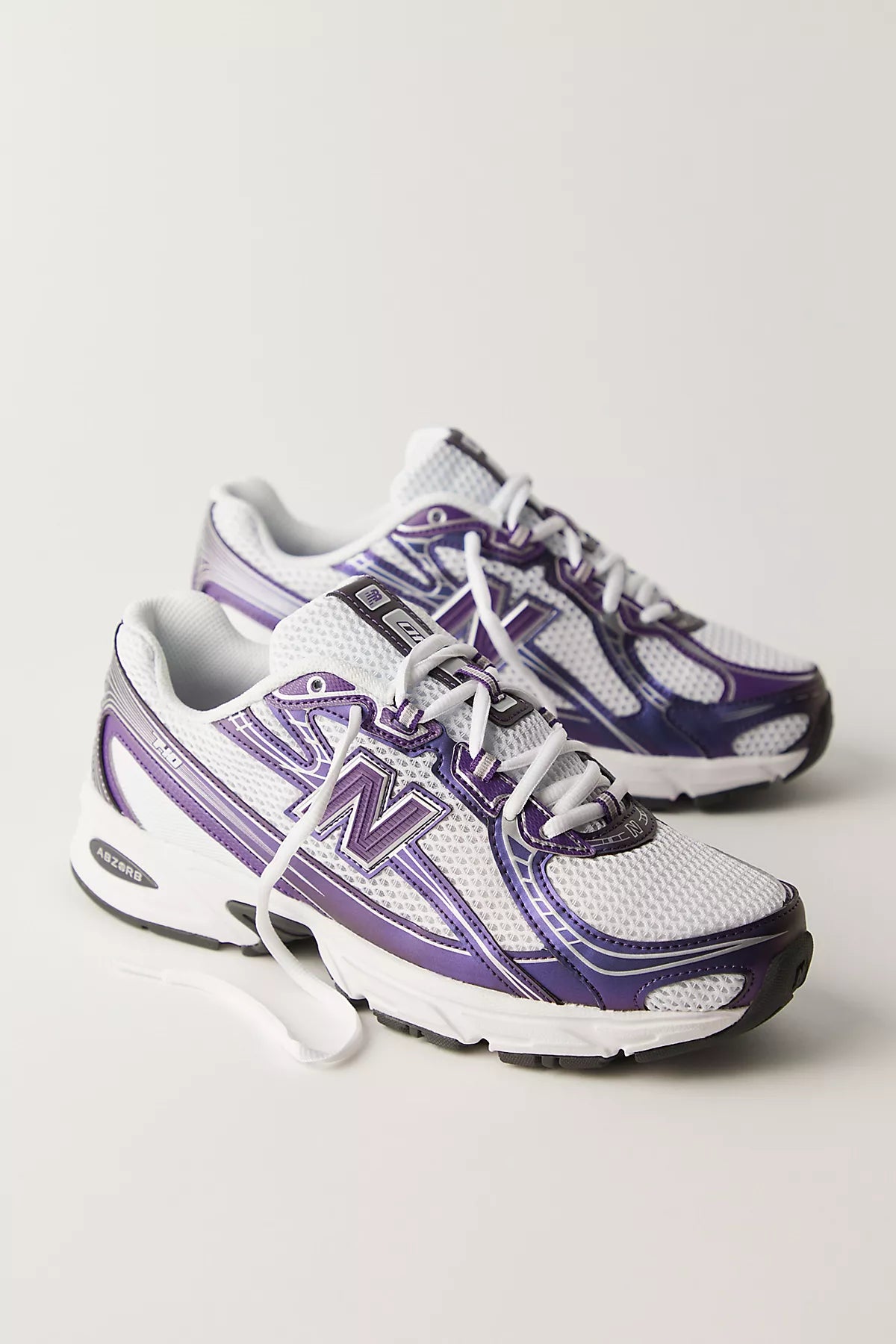 New Balance 740 Sneakers