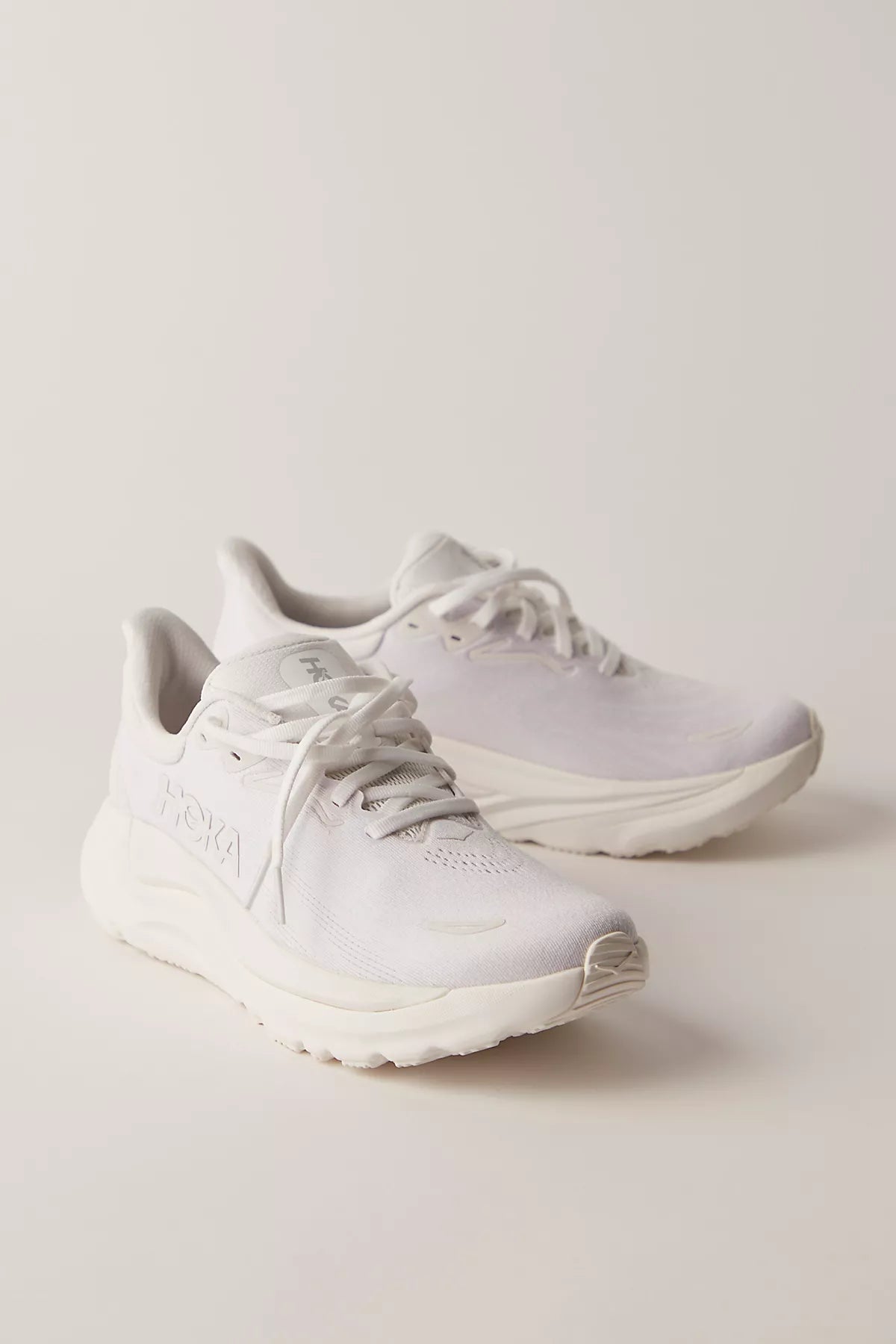 HOKA® Arahi 8 Sneakers