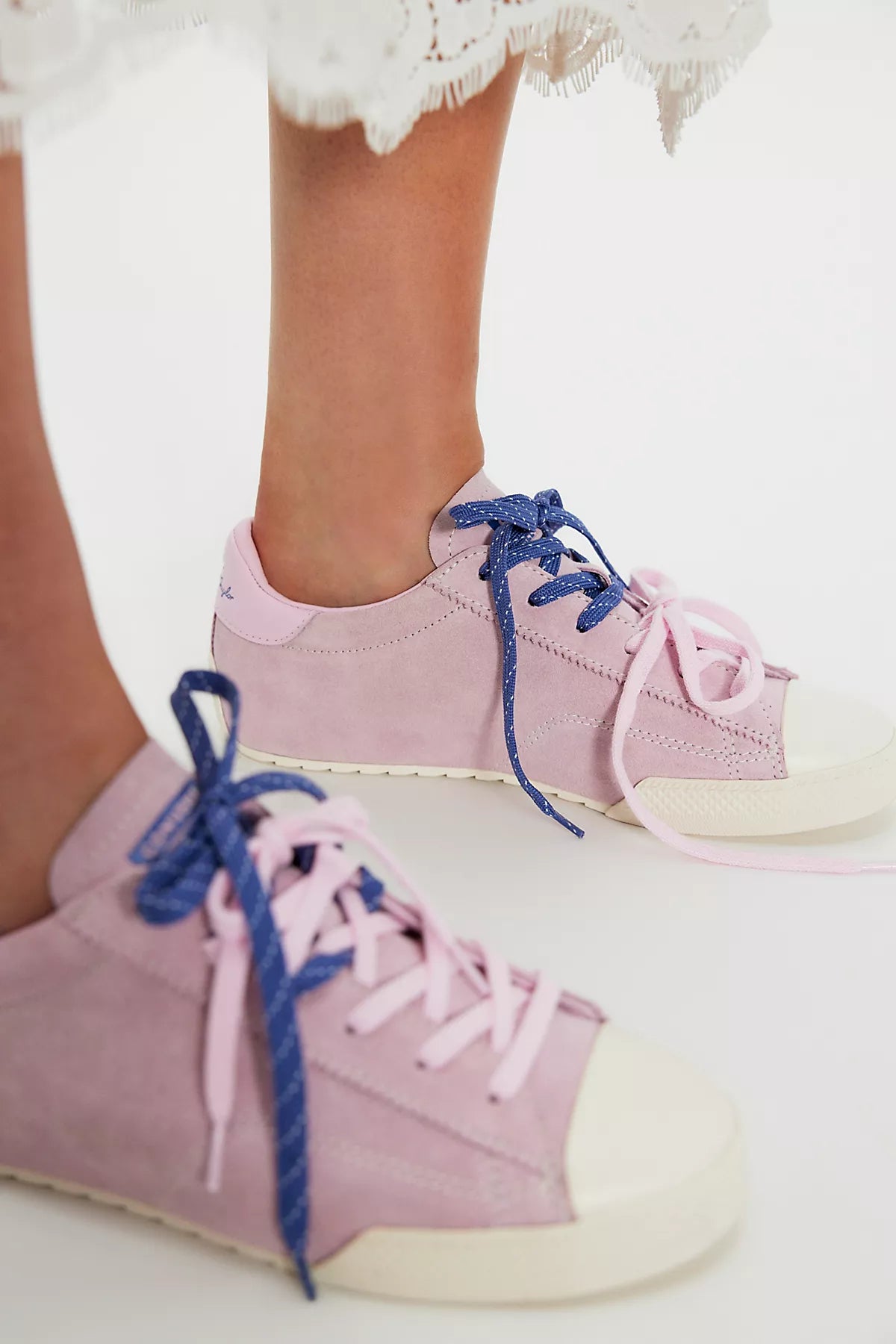 Chuck Taylor Lo Pro Sneakers