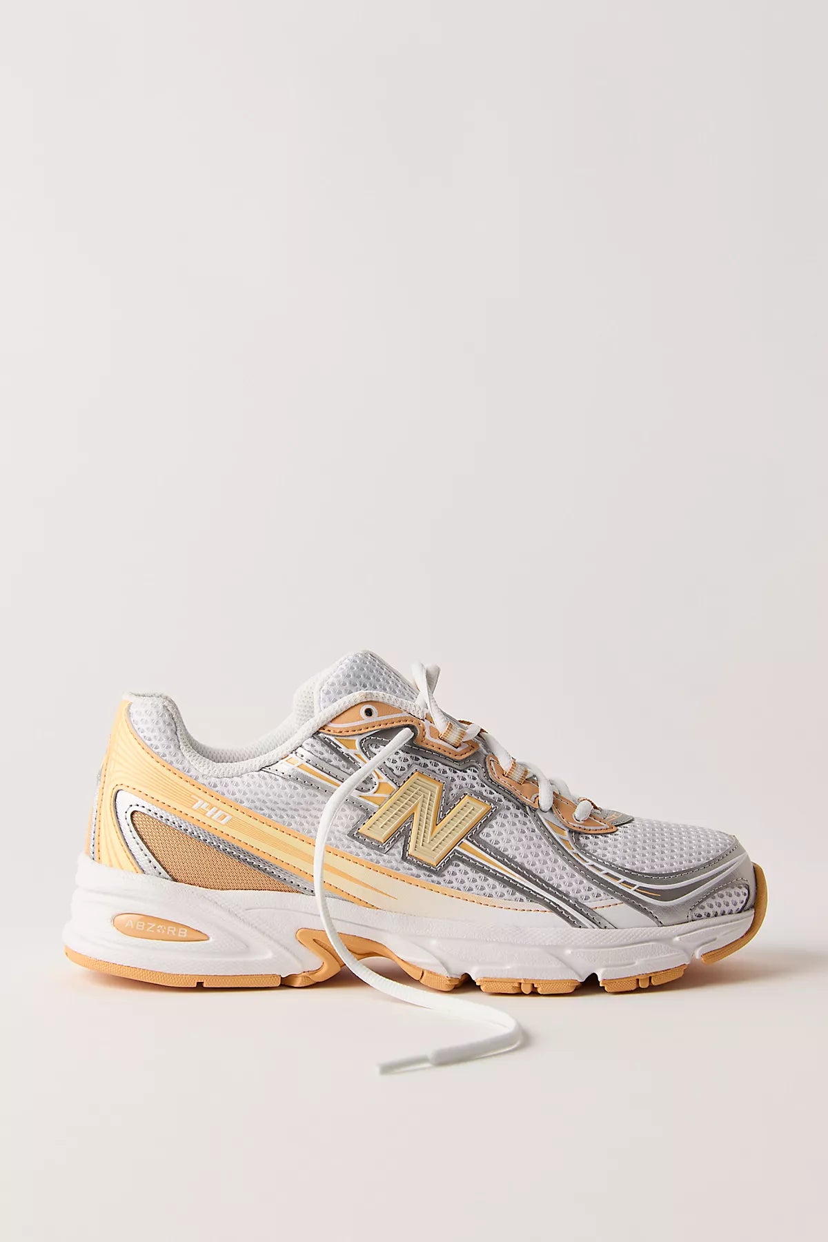 New Balance 740 Sneakers