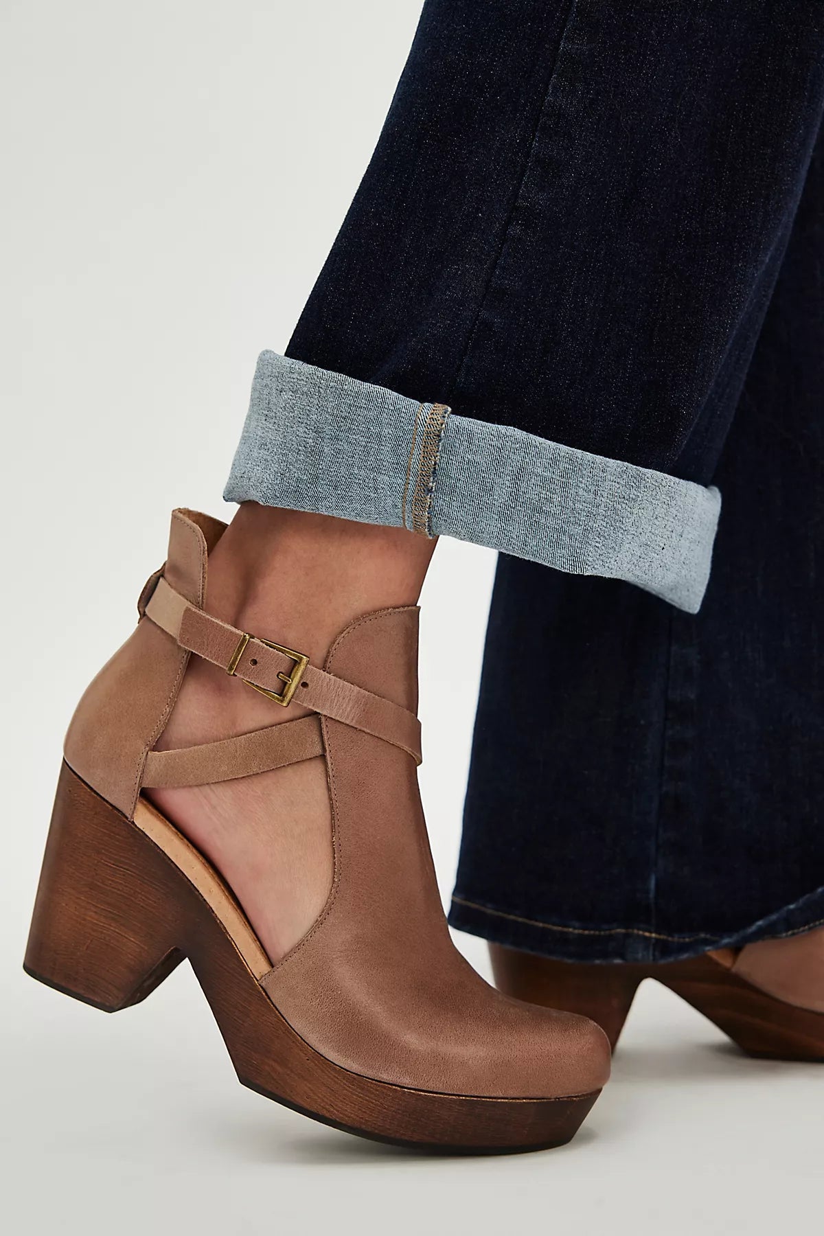 Cedar Leather Clogs