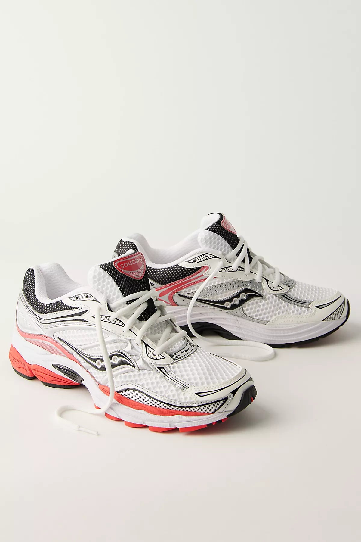 Saucony ProGrid Omni 9 Sneakers