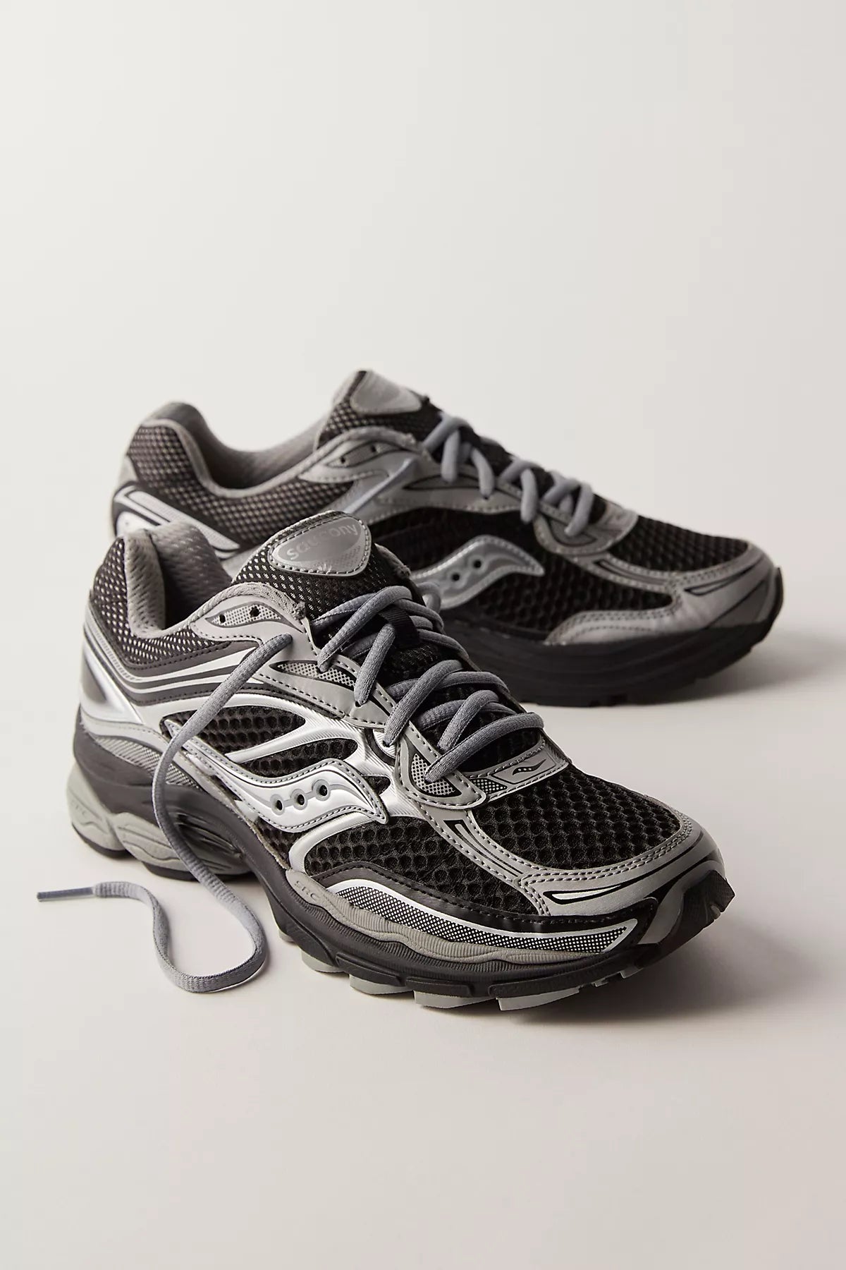 Saucony ProGrid Omni 9 Sneakers