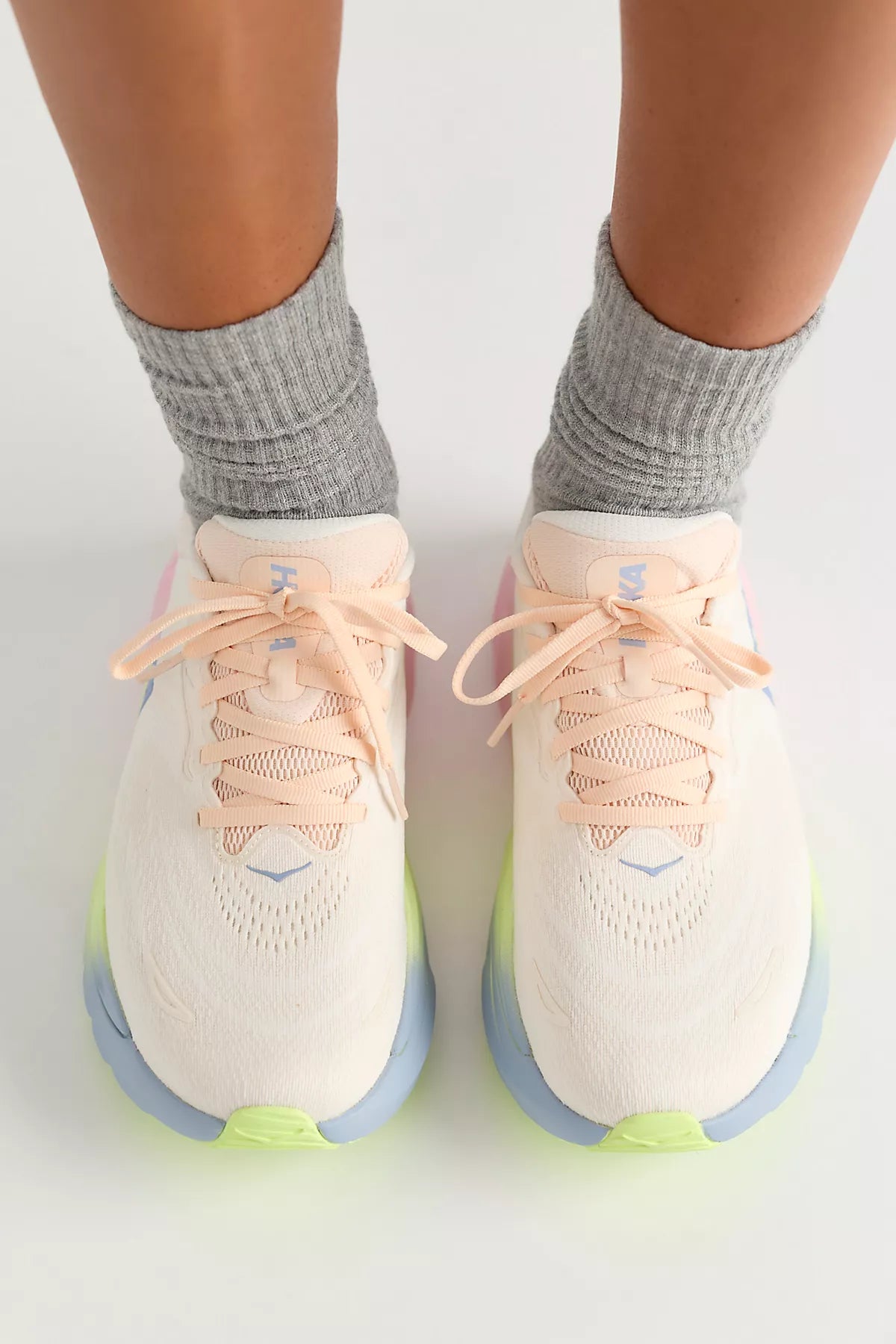 HOKA® Arahi 8 Sneakers