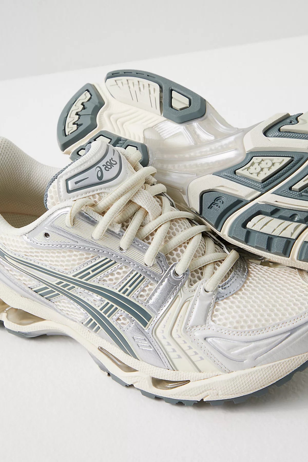 ASICS GEL-KAYANO 14 Sneakers