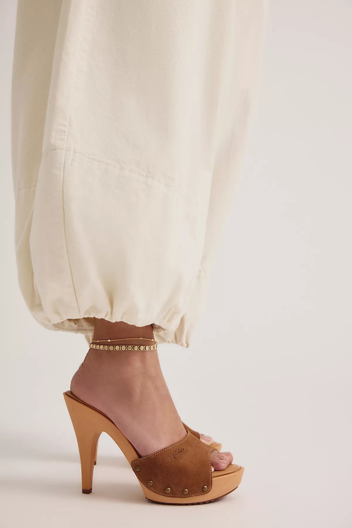 Candie’s Viviana Clogs